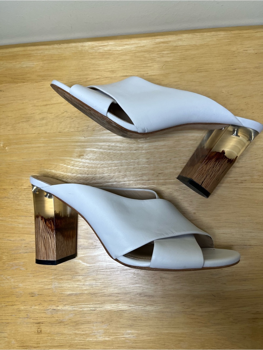 Pour La Victoire PVL Harley White Leather Crisscross Mule Resin Heels Size 8 - Picture 6 of 7